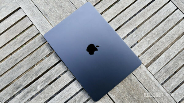 M2 Macbook Pro (14", 2022) - Image 2